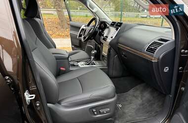 Позашляховик / Кросовер Toyota Land Cruiser Prado 2022 в 