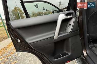 Позашляховик / Кросовер Toyota Land Cruiser Prado 2022 в 