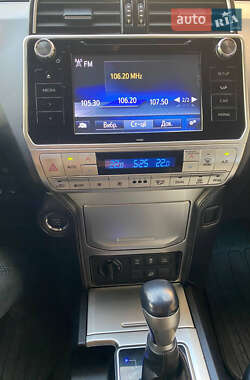 Внедорожник / Кроссовер Toyota Land Cruiser Prado 2020 в 
