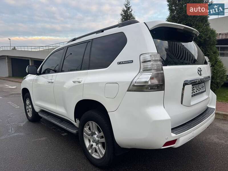 Позашляховик / Кросовер Toyota Land Cruiser Prado 2010 в Києві