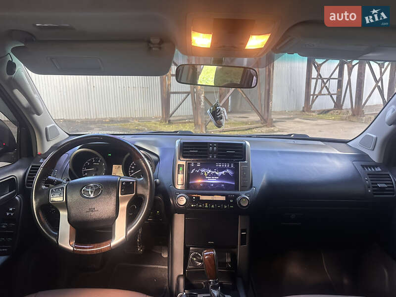 Внедорожник / Кроссовер Toyota Land Cruiser Prado 2010 в Львове