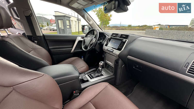 Внедорожник / Кроссовер Toyota Land Cruiser Prado 2018 в Тернополе фото 14 Внедорожник / Кроссовер Toyota Land Cruiser Prado 2018 в Тернополе