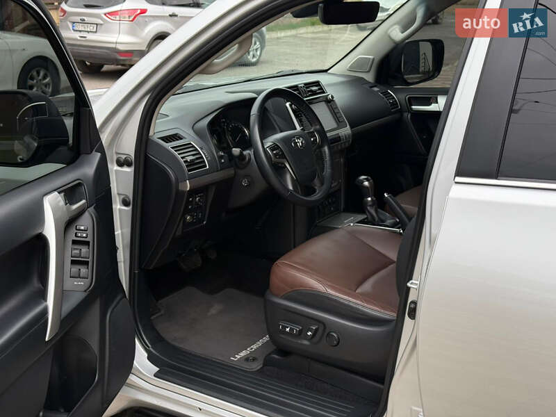 Внедорожник / Кроссовер Toyota Land Cruiser Prado 2018 в Тернополе фото 16 Внедорожник / Кроссовер Toyota Land Cruiser Prado 2018 в Тернополе
