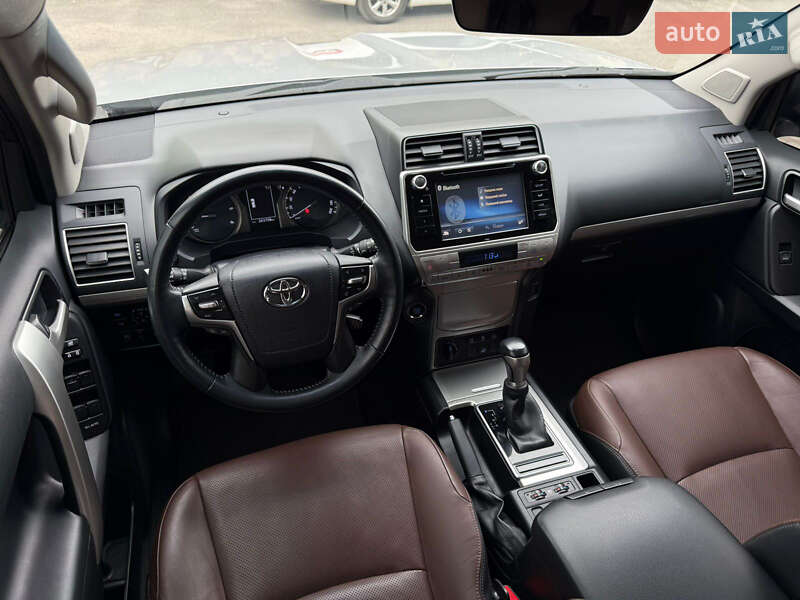 Внедорожник / Кроссовер Toyota Land Cruiser Prado 2018 в Тернополе фото 17 Внедорожник / Кроссовер Toyota Land Cruiser Prado 2018 в Тернополе