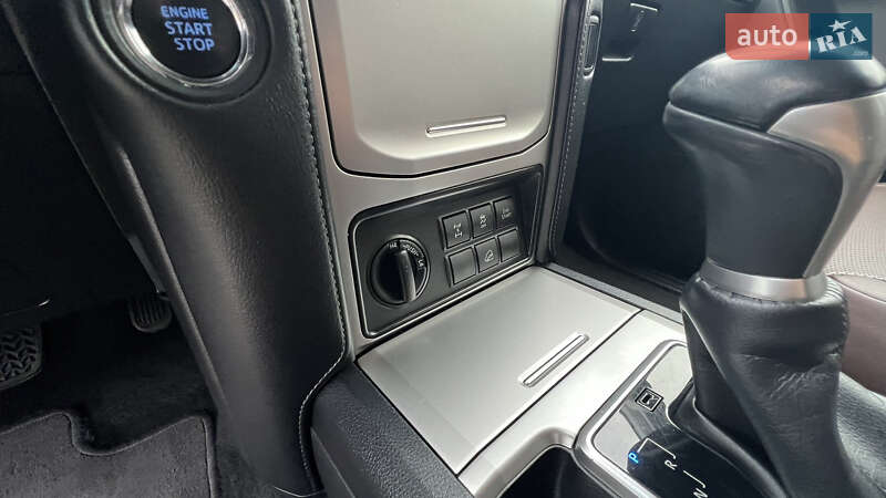 Внедорожник / Кроссовер Toyota Land Cruiser Prado 2018 в Тернополе фото 33 Внедорожник / Кроссовер Toyota Land Cruiser Prado 2018 в Тернополе