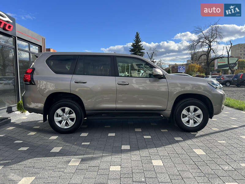 Позашляховик / Кросовер Toyota Land Cruiser Prado 2018 в Ужгороді фото 9 Позашляховик / Кросовер Toyota Land Cruiser Prado 2018 в Ужгороді