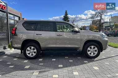 Внедорожник / Кроссовер Toyota Land Cruiser Prado 2018 в 