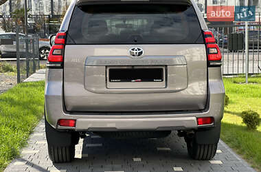Внедорожник / Кроссовер Toyota Land Cruiser Prado 2018 в 