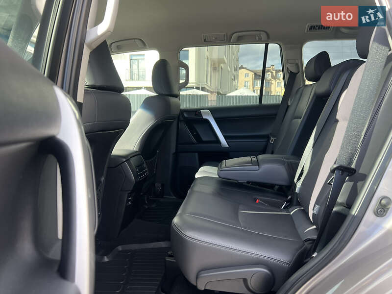 Позашляховик / Кросовер Toyota Land Cruiser Prado 2018 в Ужгороді фото 33 Позашляховик / Кросовер Toyota Land Cruiser Prado 2018 в Ужгороді