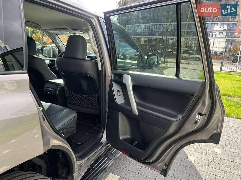 Позашляховик / Кросовер Toyota Land Cruiser Prado 2018 в Ужгороді фото 34 Позашляховик / Кросовер Toyota Land Cruiser Prado 2018 в Ужгороді