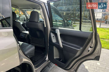 Внедорожник / Кроссовер Toyota Land Cruiser Prado 2018 в 