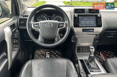 Внедорожник / Кроссовер Toyota Land Cruiser Prado 2018 в 