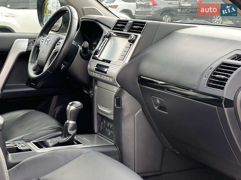 Позашляховик / Кросовер Toyota Land Cruiser Prado 2018 в Ужгороді фото 50 Позашляховик / Кросовер Toyota Land Cruiser Prado 2018 в Ужгороді