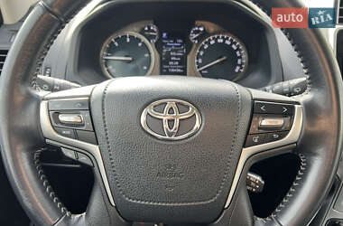 Внедорожник / Кроссовер Toyota Land Cruiser Prado 2018 в 