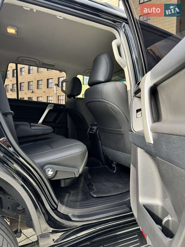 Внедорожник / Кроссовер Toyota Land Cruiser Prado 2023 в Харькове