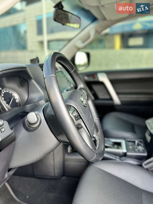 Внедорожник / Кроссовер Toyota Land Cruiser Prado 2023 в Харькове