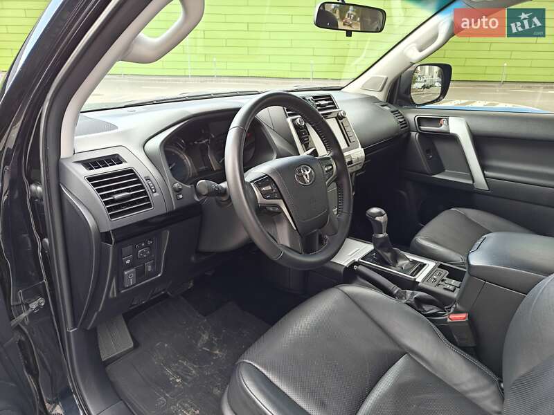 Позашляховик / Кросовер Toyota Land Cruiser Prado 2019 в Києві фото 20 Позашляховик / Кросовер Toyota Land Cruiser Prado 2019 в Києві