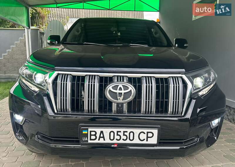 Внедорожник / Кроссовер Toyota Land Cruiser Prado 2019 в 