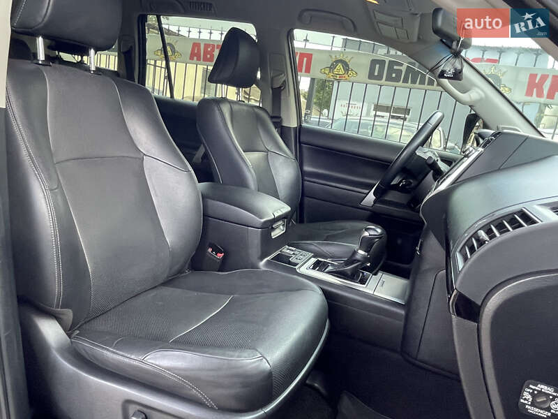 Позашляховик / Кросовер Toyota Land Cruiser Prado 2017 в Миколаєві