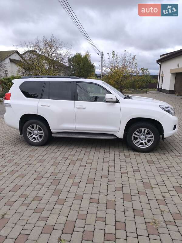 Внедорожник / Кроссовер Toyota Land Cruiser Prado 2010 в Киеве