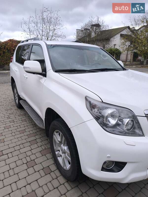 Внедорожник / Кроссовер Toyota Land Cruiser Prado 2010 в Киеве