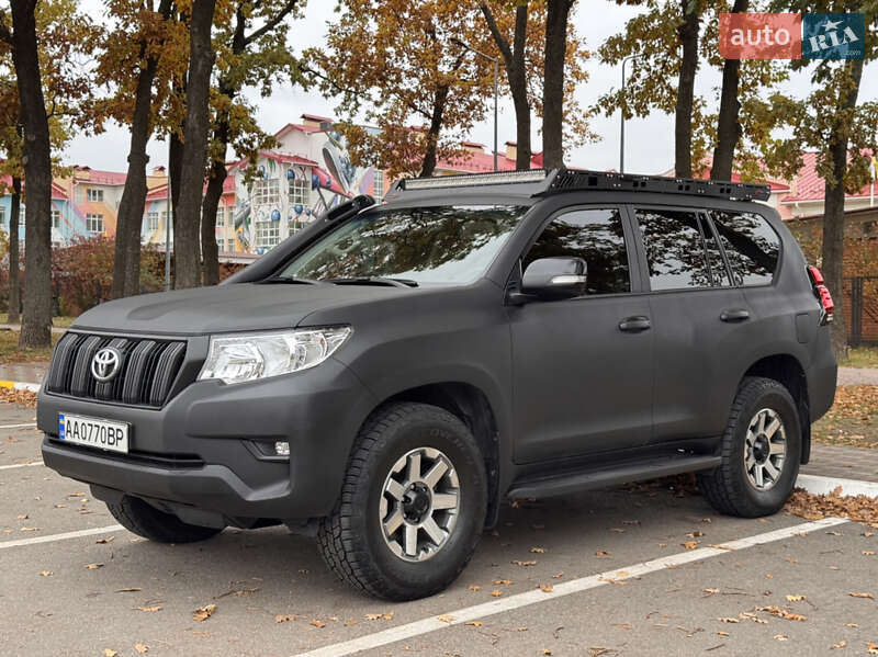 Внедорожник / Кроссовер Toyota Land Cruiser Prado 2019 в Киеве