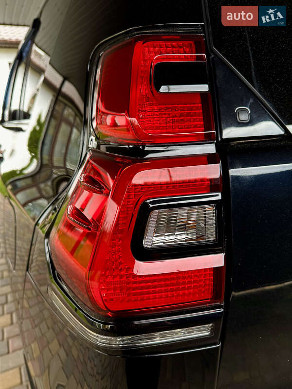 Позашляховик / Кросовер Toyota Land Cruiser Prado 2018 в Києві