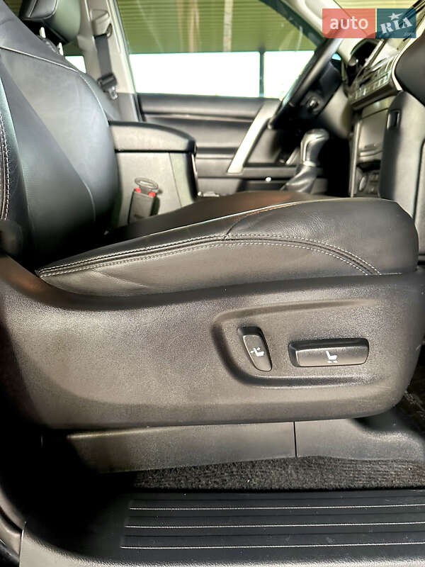 Позашляховик / Кросовер Toyota Land Cruiser Prado 2018 в Києві