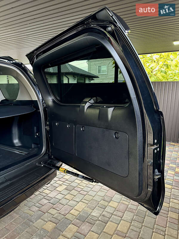 Позашляховик / Кросовер Toyota Land Cruiser Prado 2018 в Києві