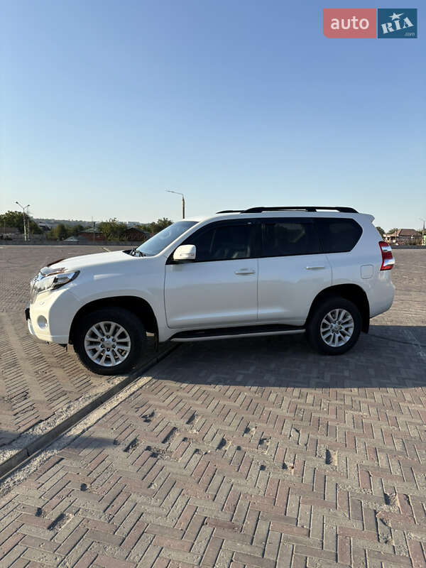Toyota Land Cruiser Prado 2013