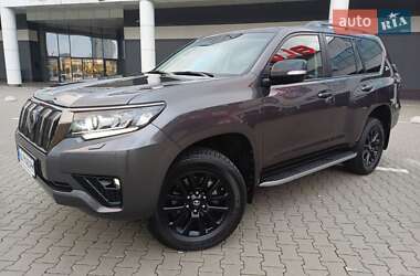 Внедорожник / Кроссовер Toyota Land Cruiser Prado 2022 в 