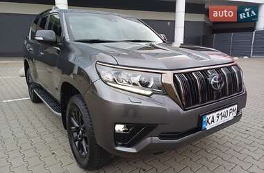 Внедорожник / Кроссовер Toyota Land Cruiser Prado 2022 в 