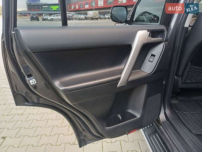 Позашляховик / Кросовер Toyota Land Cruiser Prado 2022 в Києві