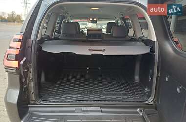 Внедорожник / Кроссовер Toyota Land Cruiser Prado 2022 в 