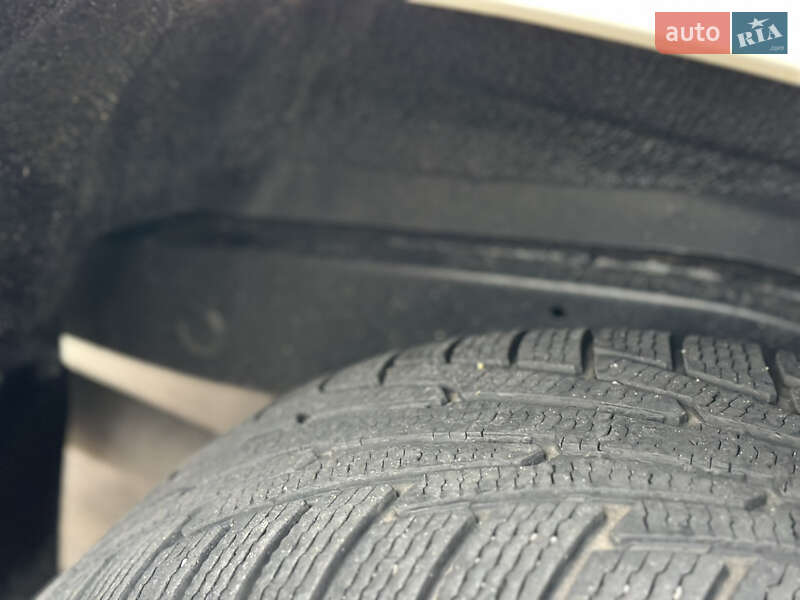 Позашляховик / Кросовер Toyota Land Cruiser Prado 2013 в Києві фото 18 Позашляховик / Кросовер Toyota Land Cruiser Prado 2013 в Києві