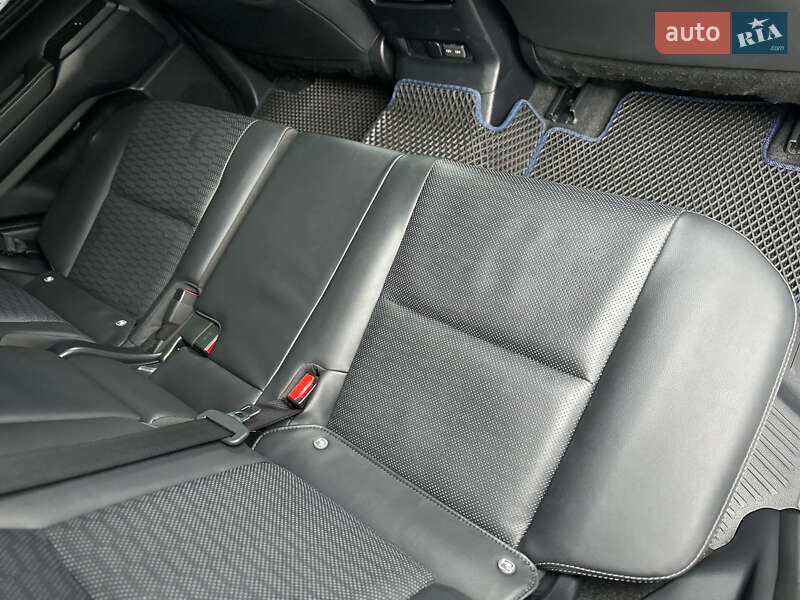 Внедорожник / Кроссовер Toyota Land Cruiser Prado 2024 в Киеве фото 100 Внедорожник / Кроссовер Toyota Land Cruiser Prado 2024 в Киеве