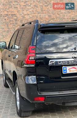Внедорожник / Кроссовер Toyota Land Cruiser Prado 2020 в 