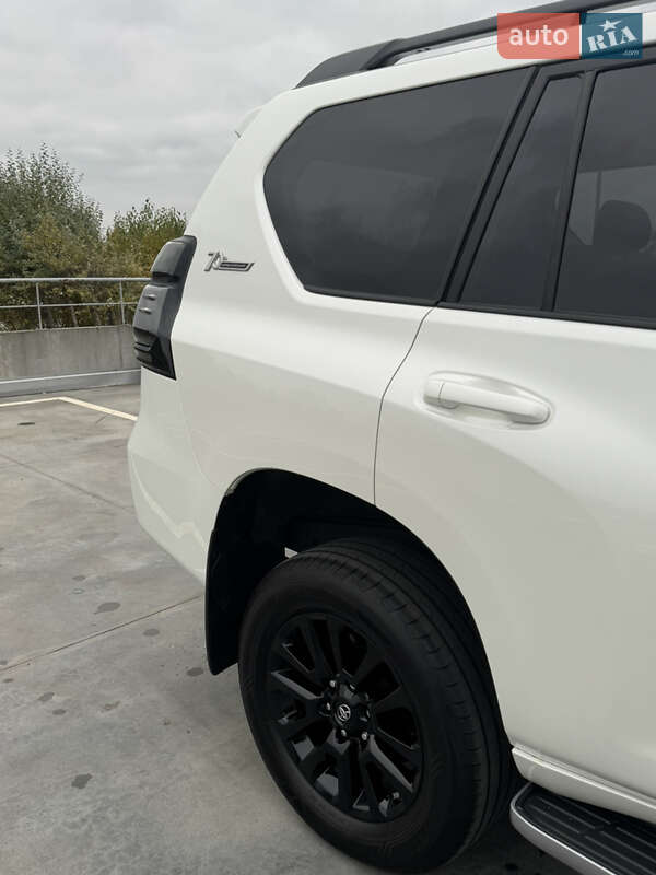 Позашляховик / Кросовер Toyota Land Cruiser Prado 2022 в Києві