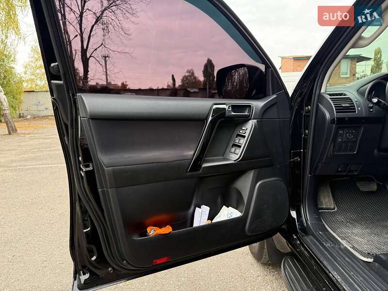 Позашляховик / Кросовер Toyota Land Cruiser Prado 2016 в Харкові фото 10 Позашляховик / Кросовер Toyota Land Cruiser Prado 2016 в Харкові