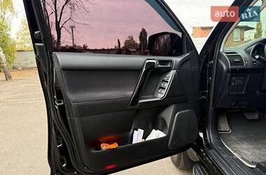 Позашляховик / Кросовер Toyota Land Cruiser Prado 2016 в 