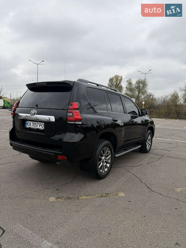Внедорожник / Кроссовер Toyota Land Cruiser Prado 2019 в Киеве фото 11 Внедорожник / Кроссовер Toyota Land Cruiser Prado 2019 в Киеве