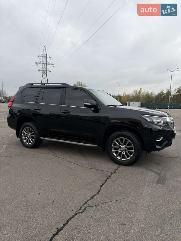 Внедорожник / Кроссовер Toyota Land Cruiser Prado 2019 в Киеве фото 12 Внедорожник / Кроссовер Toyota Land Cruiser Prado 2019 в Киеве