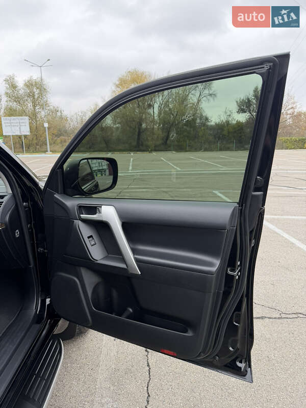 Внедорожник / Кроссовер Toyota Land Cruiser Prado 2019 в Киеве фото 21 Внедорожник / Кроссовер Toyota Land Cruiser Prado 2019 в Киеве