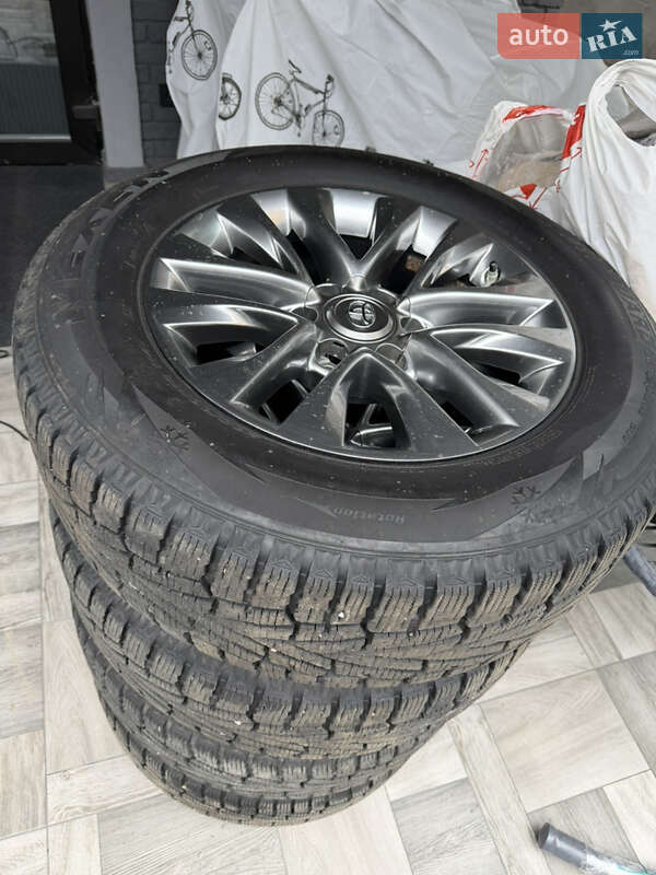 Внедорожник / Кроссовер Toyota Land Cruiser Prado 2019 в Киеве фото 38 Внедорожник / Кроссовер Toyota Land Cruiser Prado 2019 в Киеве