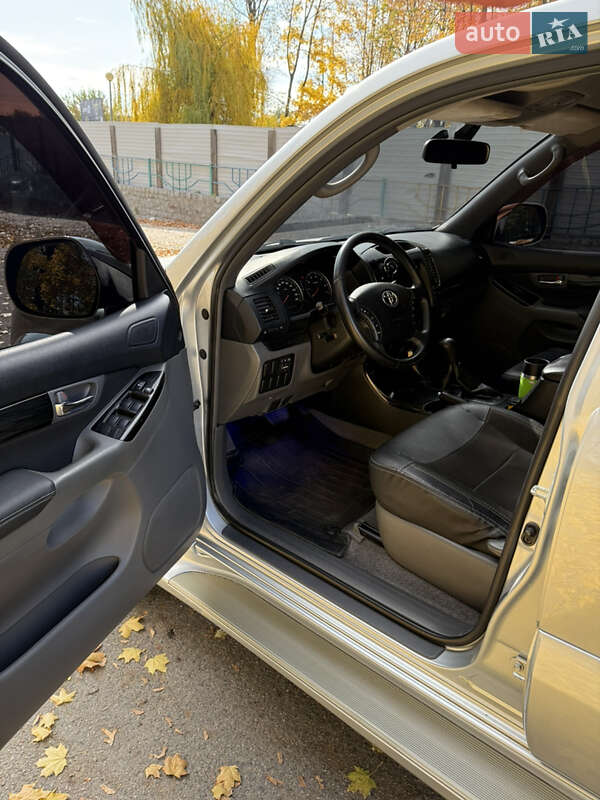 Внедорожник / Кроссовер Toyota Land Cruiser Prado 2008 в Днепре