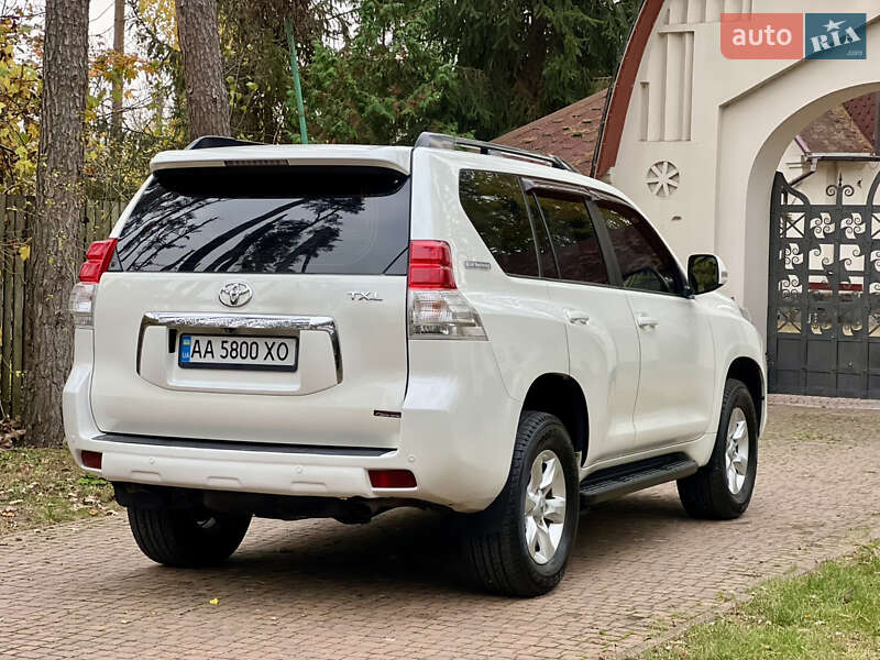 Внедорожник / Кроссовер Toyota Land Cruiser Prado 2010 в Киеве