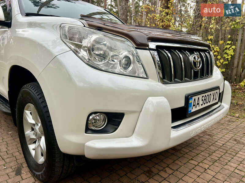 Внедорожник / Кроссовер Toyota Land Cruiser Prado 2010 в Киеве
