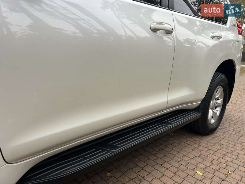 Внедорожник / Кроссовер Toyota Land Cruiser Prado 2010 в Киеве