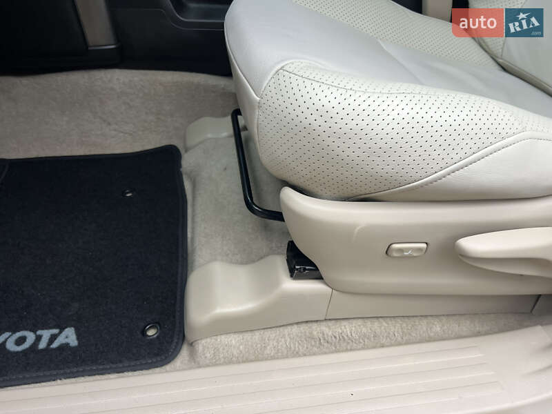 Внедорожник / Кроссовер Toyota Land Cruiser Prado 2010 в Киеве