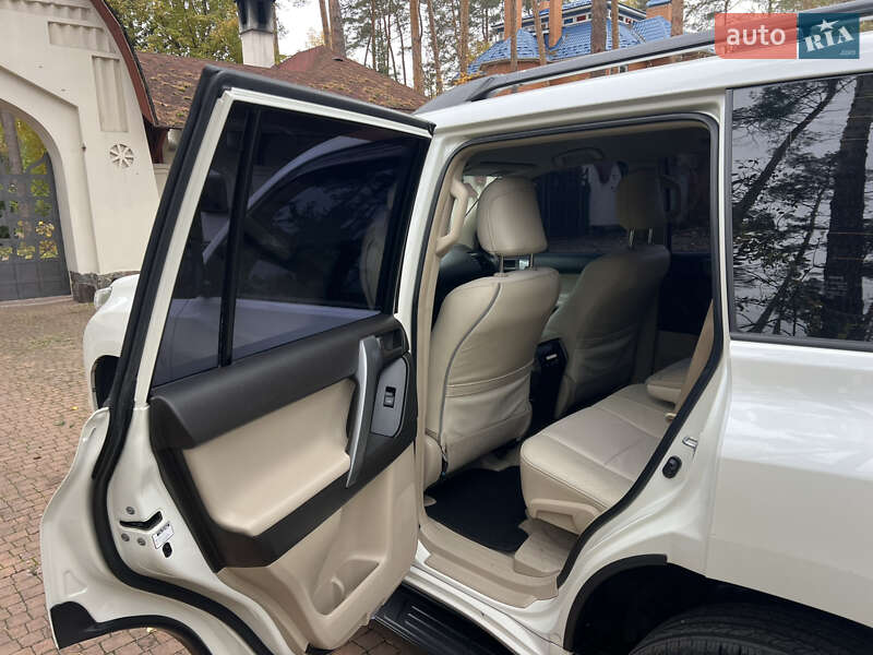 Внедорожник / Кроссовер Toyota Land Cruiser Prado 2010 в Киеве